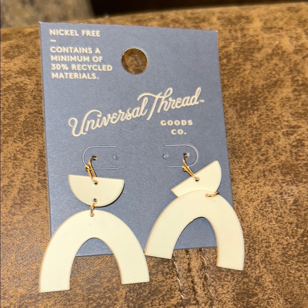 NWT Universal Thread White Geometric Earrings
